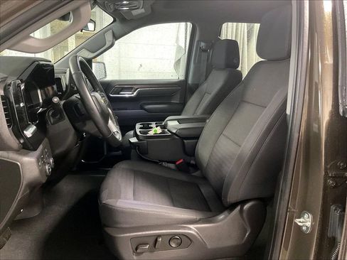 Used 2023 Chevrolet Silverado 1500 LT AWD/4WD image 10