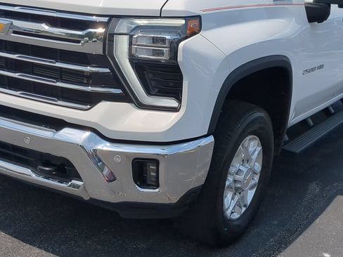 Used 2024 Chevrolet Silverado 2500 LTZ w/ LTZ Convenience Package AWD/4WD image 6
