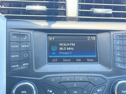 Used 2015 Ford Fusion SE w/ Equipment Group 201A FWD image 18