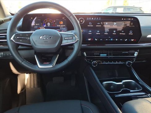 Used 2026 Chevrolet Traverse Z71 w/ Driver Confidence Package image 12