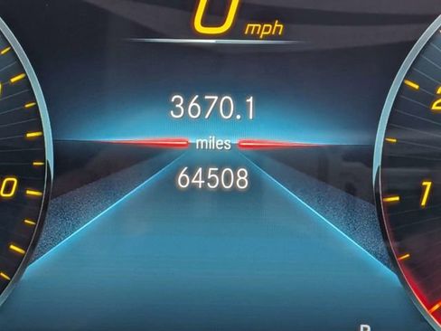 Used 2021 Mercedes-Benz GLS 450 4MATIC image 32