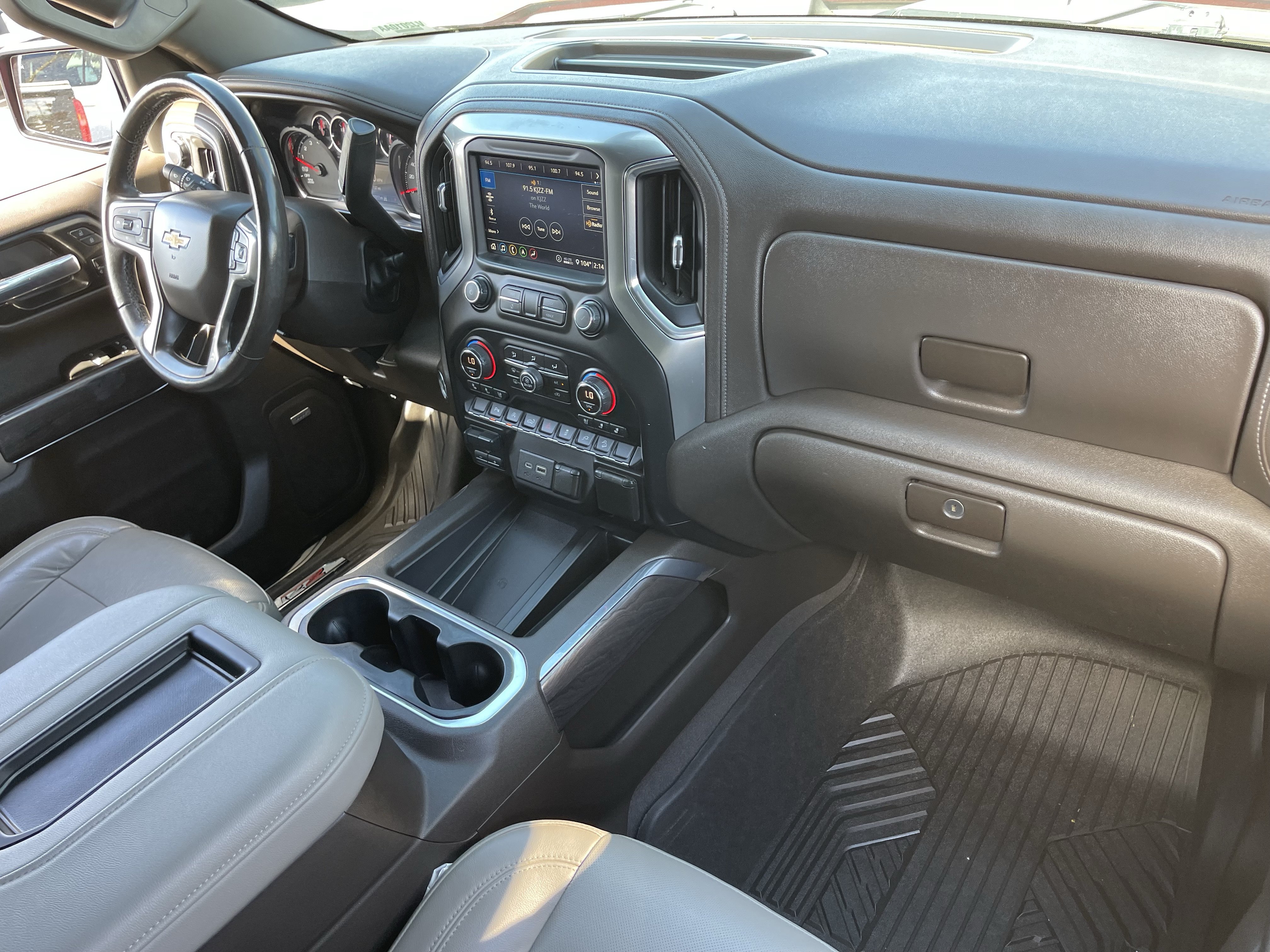 Used 2020 Chevrolet Silverado 1500 LTZ AWD/4WD image 11