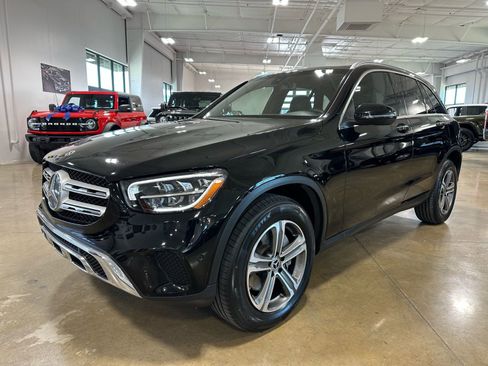 Used 2021 Mercedes-Benz GLC 300 image 3