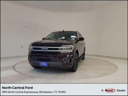 Used 2024 Ford Expedition XLT RWD image 1