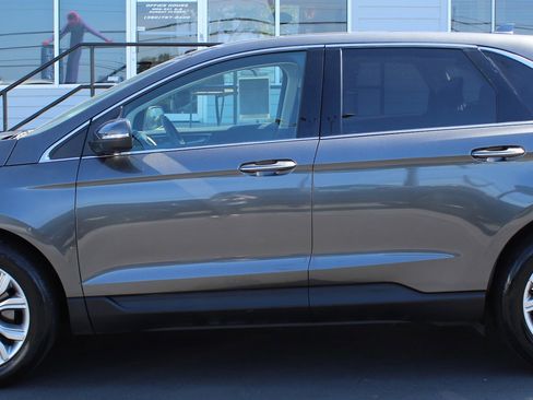 Used 2019 Ford Edge Titanium w/ Equipment Group 301A image 3