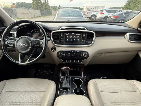Used 2017 Kia Sorento EX w/ EX Advanced Touring Package FWD image 3