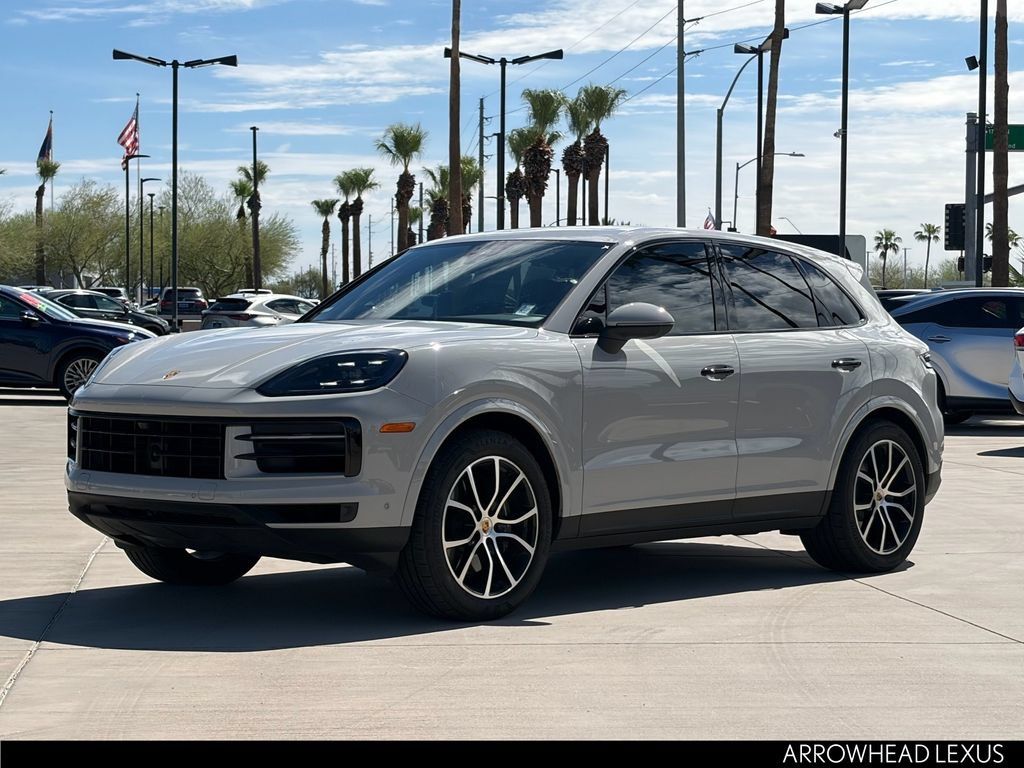 Used 2024 Porsche Cayenne AWD/4WD image 2
