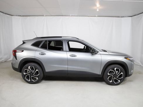 New 2026 Chevrolet Trax RS w/ Driver Confidence Package FWD image 2
