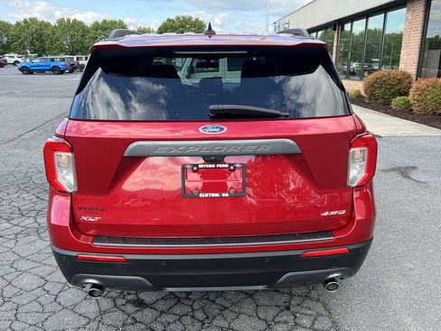 Used 2021 Ford Explorer XLT w/ Equipment Group 202A AWD/4WD image 10