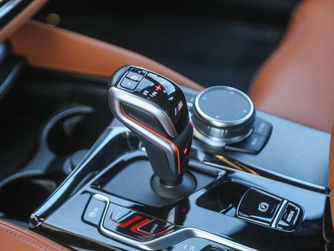 Used 2023 BMW M5 image 16