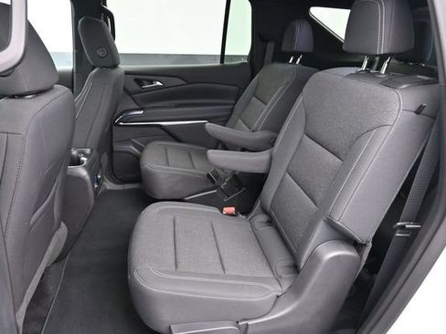 Used 2025 Chevrolet Traverse LT w/ Driver Confidence Package AWD/4WD image 25