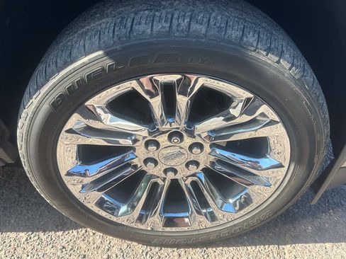 Used 2019 Cadillac Escalade Luxury w/ LPO, Radiant Package AWD/4WD image 8