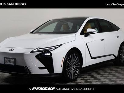Certified 2026 Lexus ES 350e w/ Convenience Package