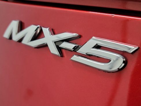 Used 2019 MAZDA MX-5 Miata RF Grand Touring image 35