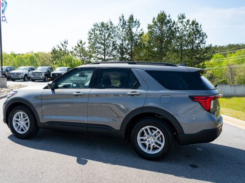 New 2026 Ford Explorer Active RWD image 7