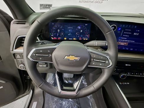 Used 2025 Chevrolet Tahoe High Country AWD/4WD image 13