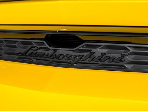 Used 2025 Lamborghini Urus S AWD/4WD image 58