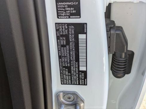 New 2026 Volvo EX30 Plus image 15