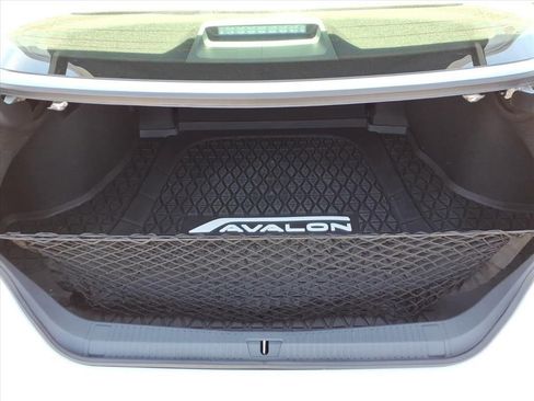 Certified 2020 Toyota Avalon XSE w/ All Weather Liner Package image 13