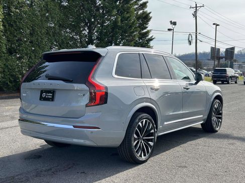 Certified 2025 Volvo XC90 B6 Plus image 3