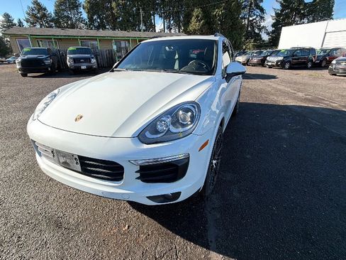 Used 2016 Porsche Cayenne AWD/4WD image 7