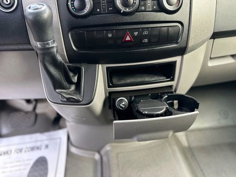 Used 2014 Mercedes-Benz Sprinter 2500 image 30