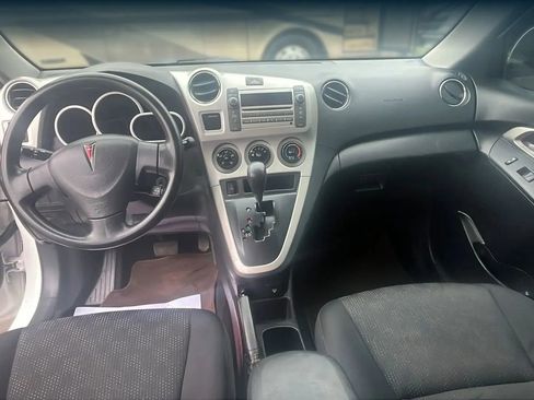 Used 2009 Pontiac Vibe w/ Preferred Package FWD image 9