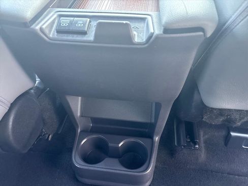 Used 2023 Toyota Sienna XLE image 40