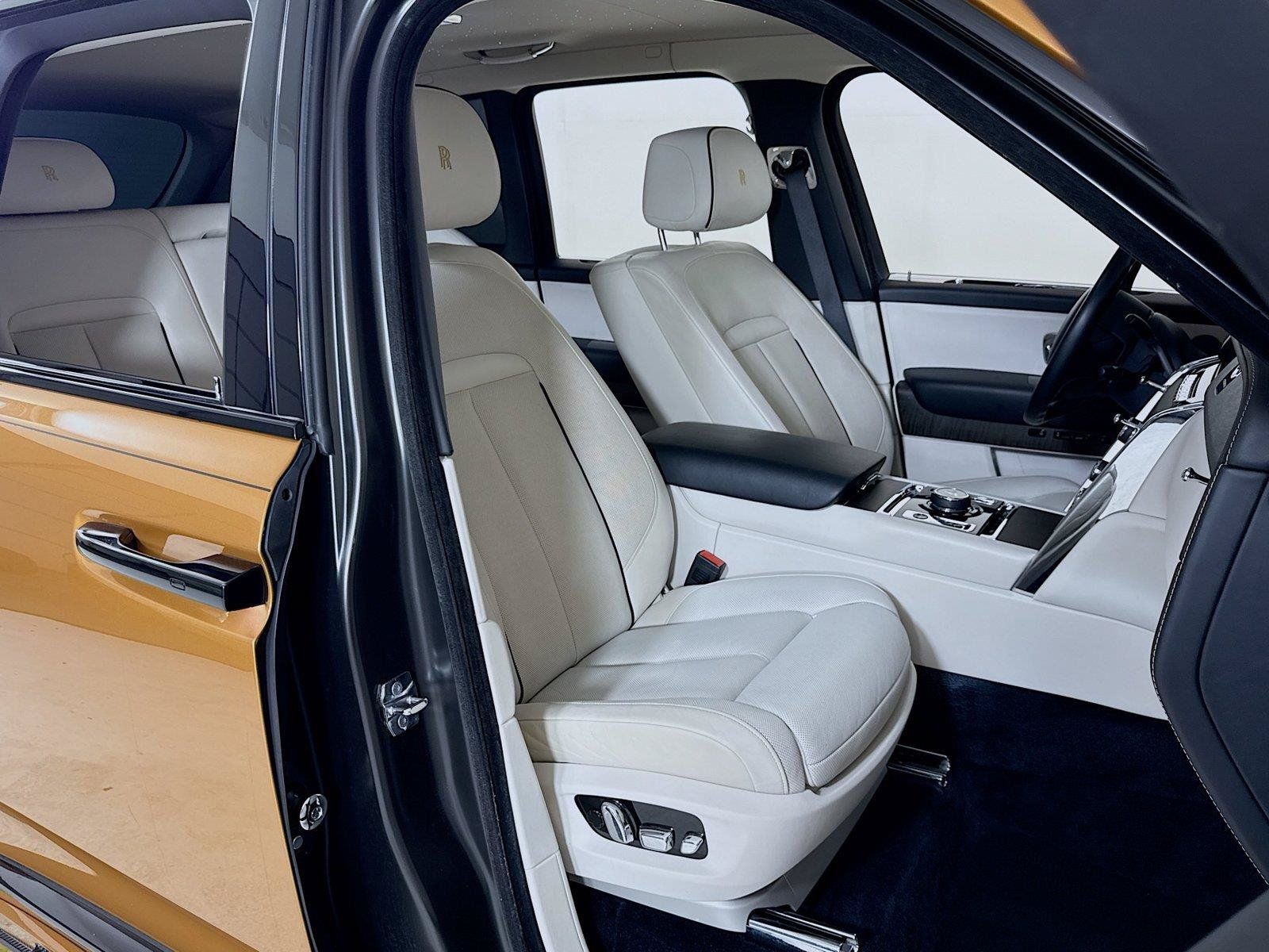Used 2021 Rolls-Royce Cullinan AWD/4WD image 14