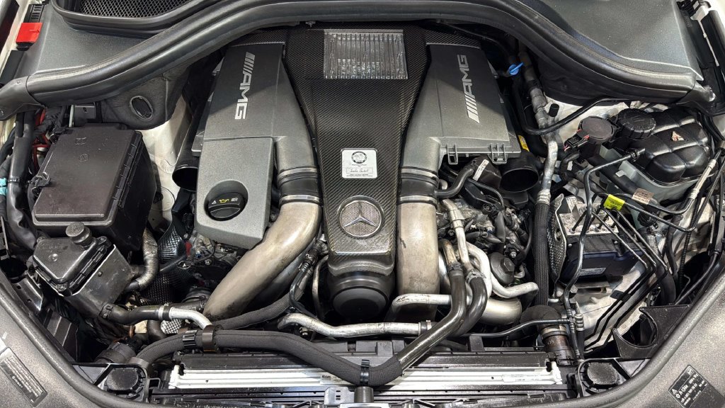 Used 2012 Mercedes-Benz ML 63 AMG 4MATIC image 39