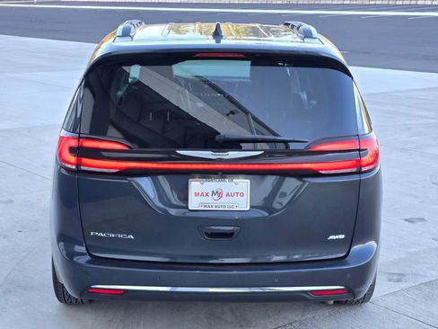 Used 2021 Chrysler Pacifica Touring-L w/ Premium & Safety Sphere Group image 7