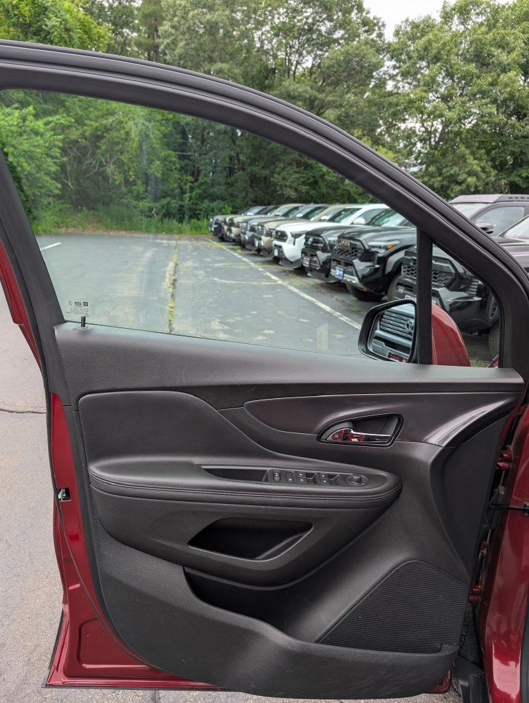 Used 2022 Buick Encore Preferred w/ Safety Package AWD/4WD image 13