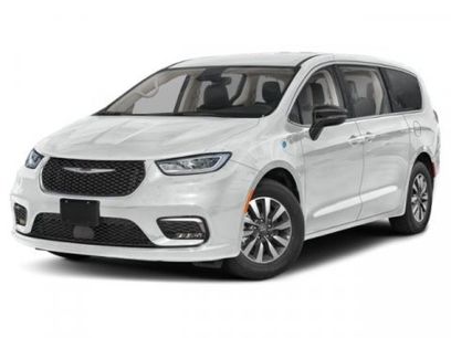 Used 2024 Chrysler Pacifica Premium