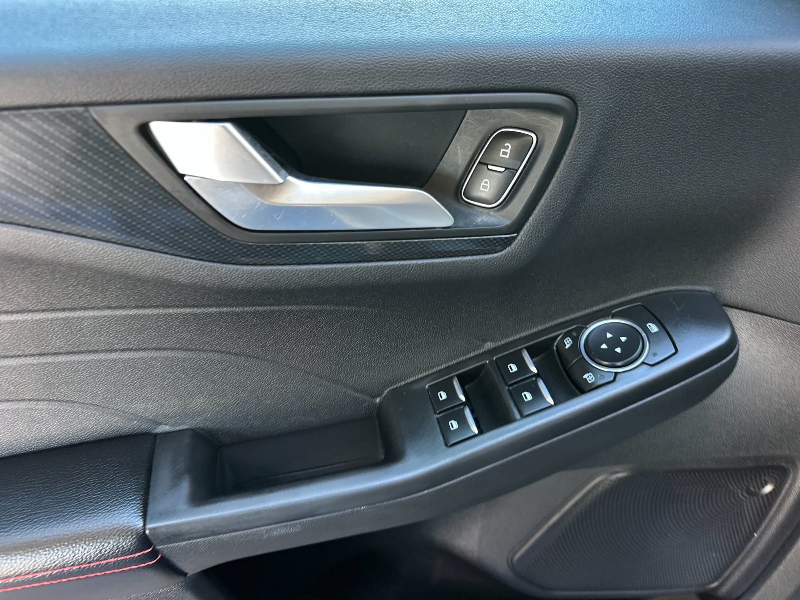 Used 2024 Ford Escape ST-Line AWD/4WD image 10