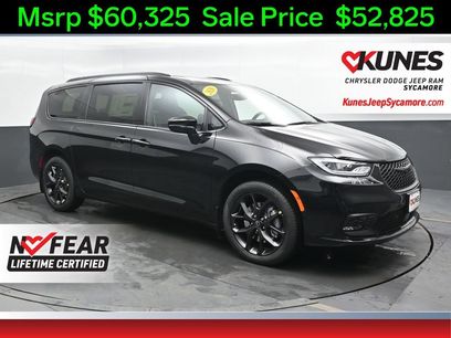 New 2026 Chrysler Pacifica Limited w/ S Appearance Package