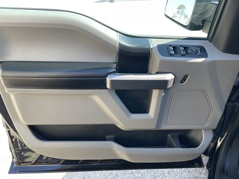 Used 2020 Ford F150 XLT image 12