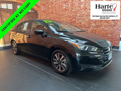 Used 2023 Nissan Versa SV image 6