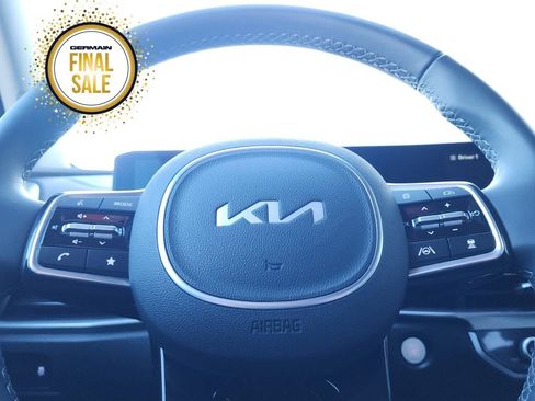 Certified 2025 Kia Sorento S image 20