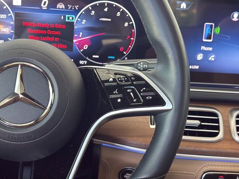 Used 2024 Mercedes-Benz GLE 450 4MATIC image 37