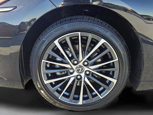 Certified 2025 Lexus ES 350 w/ Premium Package image 31