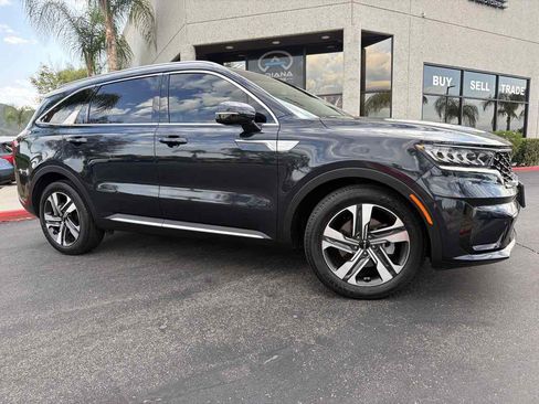 Used 2024 Kia Sorento EX AWD/4WD image 12