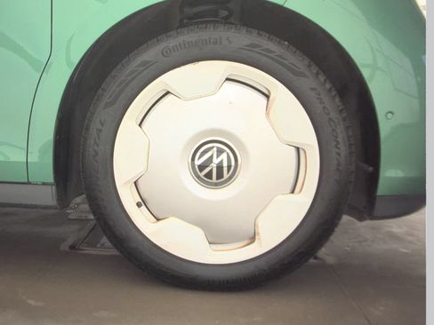 Used 2025 Volkswagen ID. Buzz 1st Edition AWD/4WD image 9