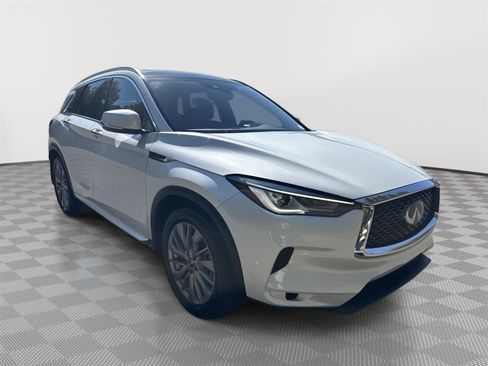 Certified 2025 INFINITI QX50 Luxe image 4