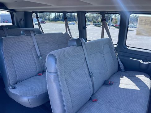 Used 2018 Chevrolet Express 3500 LT w/ LT Preferred Equipment Group image 28
