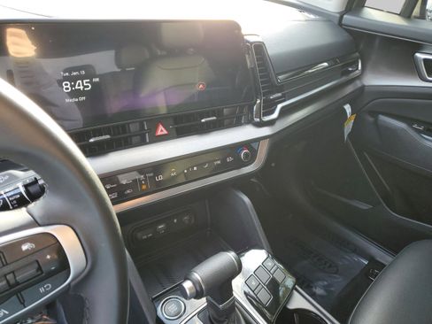 Certified 2025 Kia Sportage EX image 27