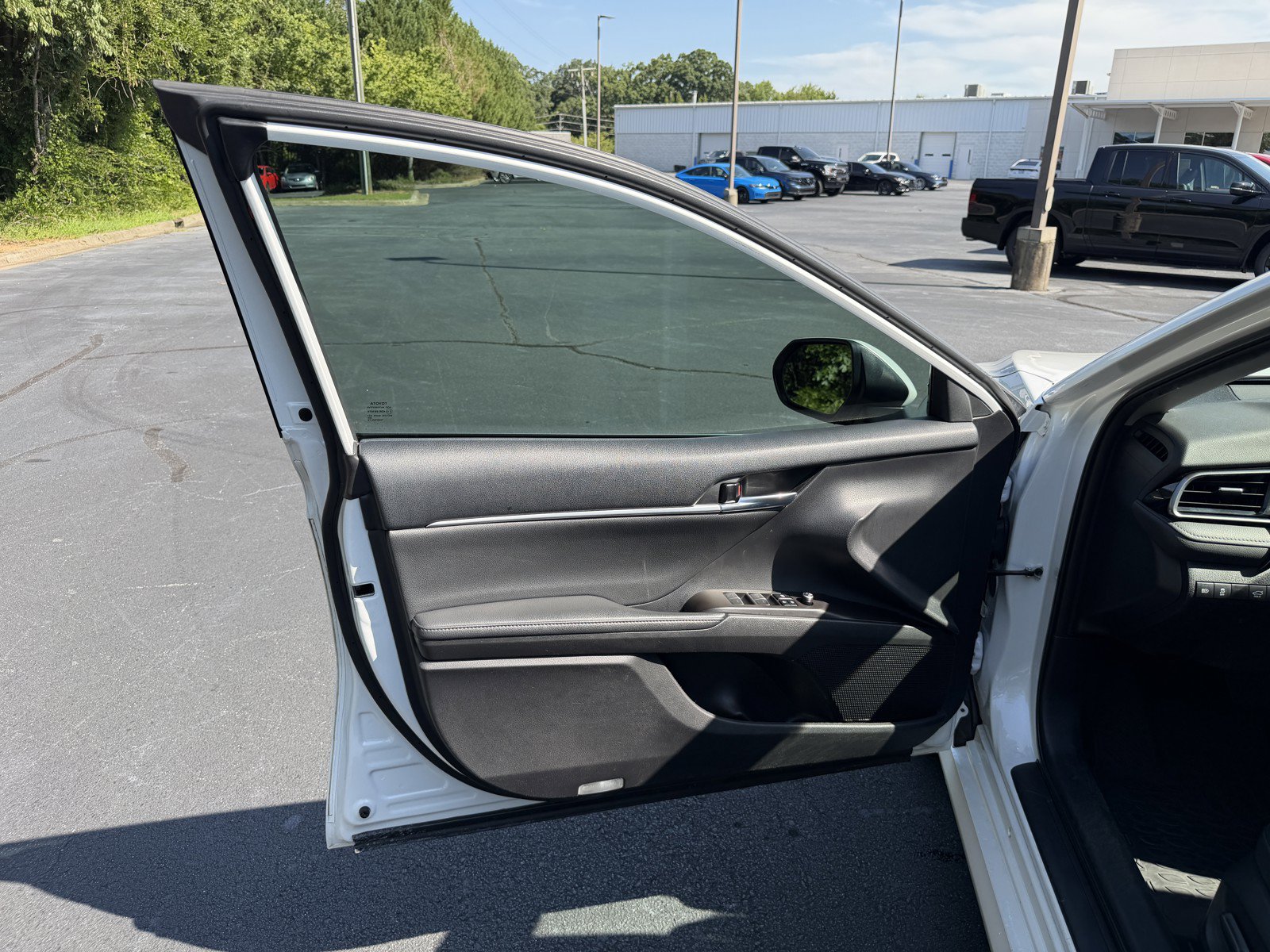 Used 2023 Toyota Camry XLE FWD image 18