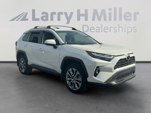 Certified 2022 Toyota RAV4 XLE Premium image 7