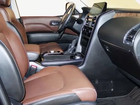 Used 2023 INFINITI QX80 Premium Select w/ Cargo Package AWD/4WD image 4