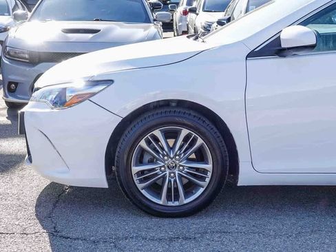 Used 2017 Toyota Camry SE image 9