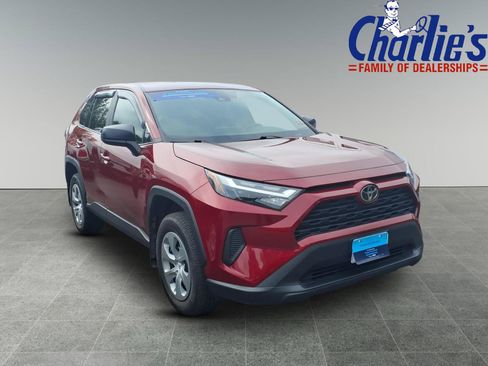 Used 2023 Toyota RAV4 LE AWD/4WD image 3